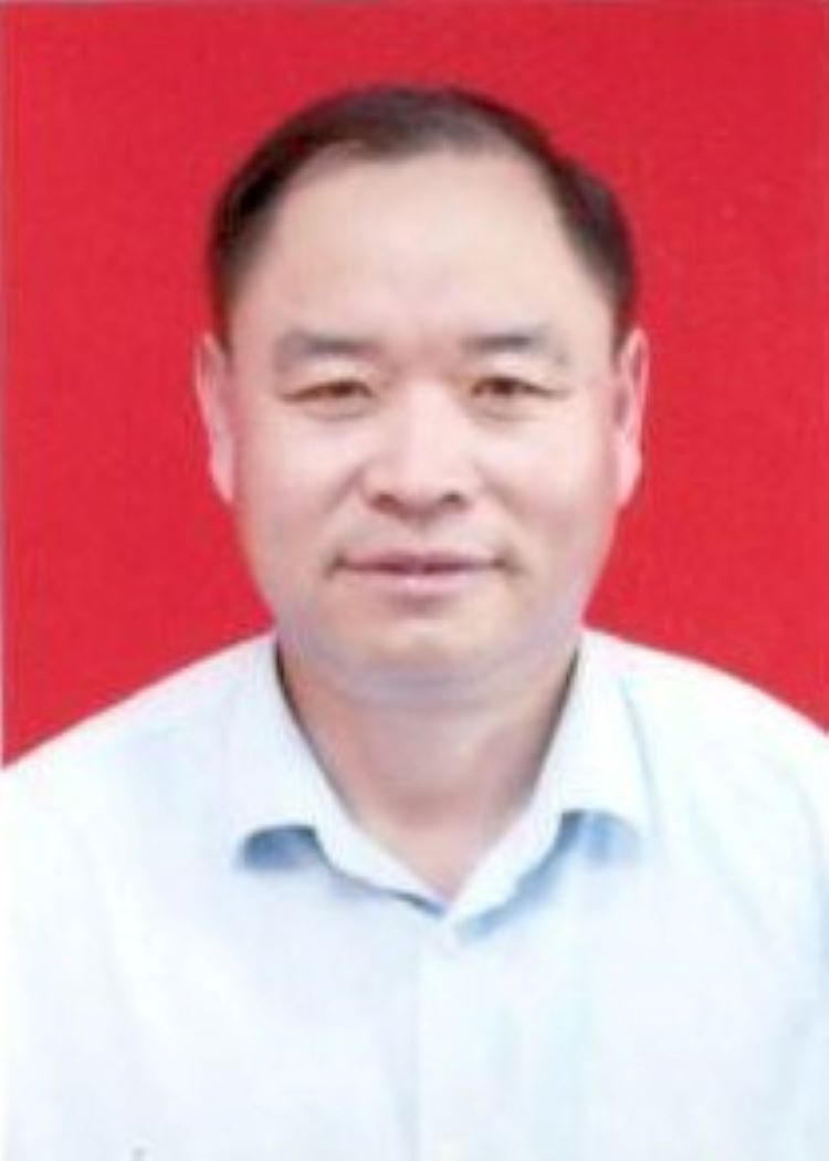 理事杨明治